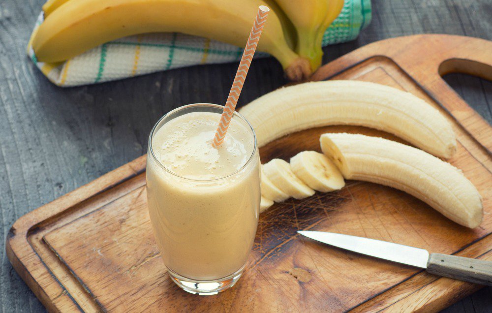 Probiotic-foods-banana-kefir-smoothie