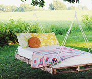 Thumb_diy-pallet-swing-bed-the-merrythought