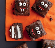 Thumb_how_to_decorate_scaredy-cat_brownies_vert