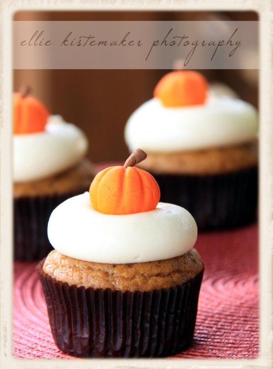 Pumpkin-cupcakes-maple-cream-cheese-icing1