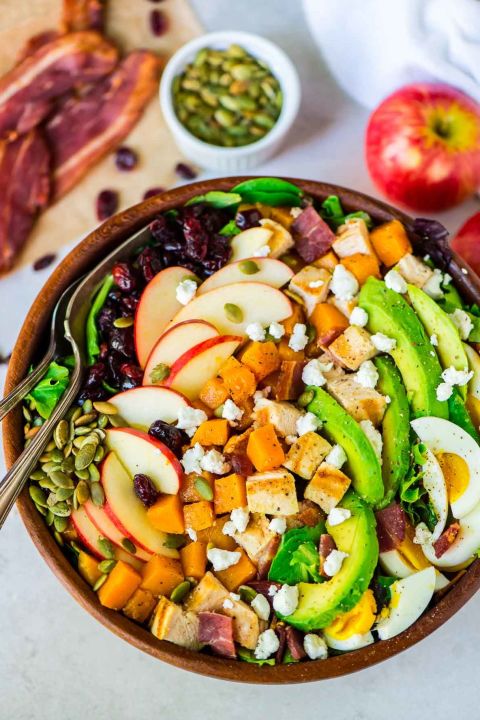 Gallery-1480631966-cobb-salad-with-butternut-squash-apples-cranberries
