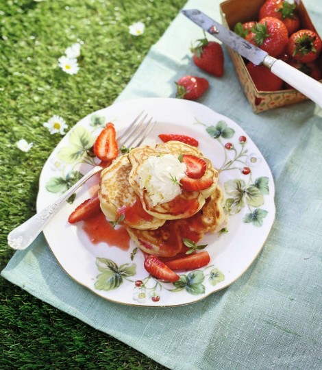 488985-1-eng-gb_strawberry-and-ricotta-pancakes-470x540