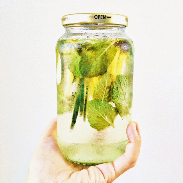 4-detox-water-recipes-that-will-give-you-a-flatter-stomach-2016232.640x0c