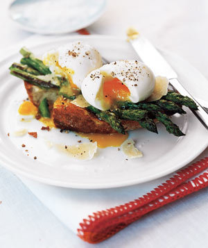 Eggs-asparagus-toast_300