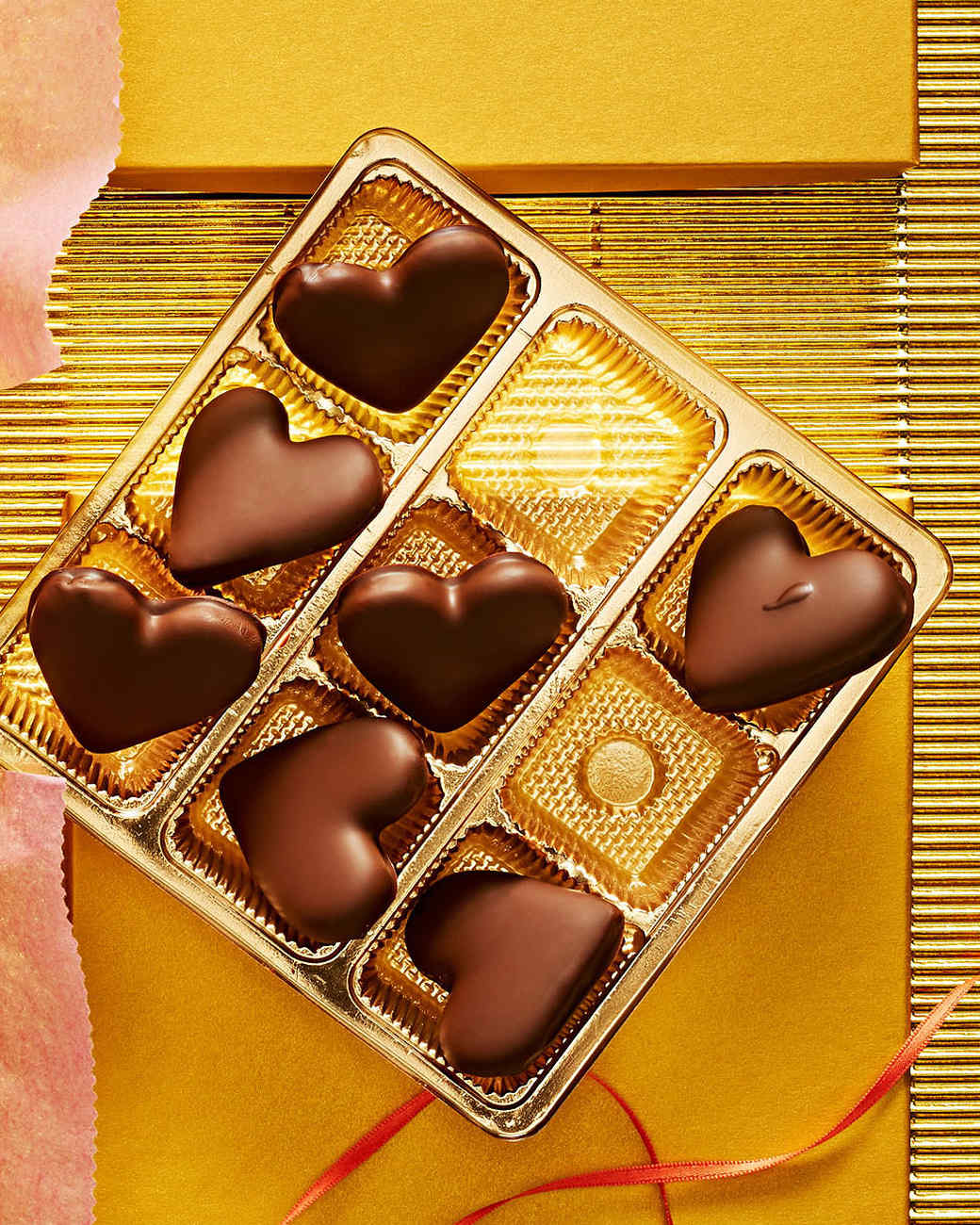Sweetie-chocolate-peppermint-hearts-102835191_vert