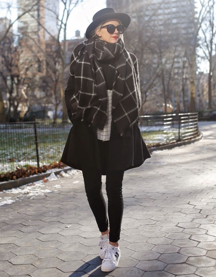 1.-checkered-blanket-scarf-with-winter-outfit