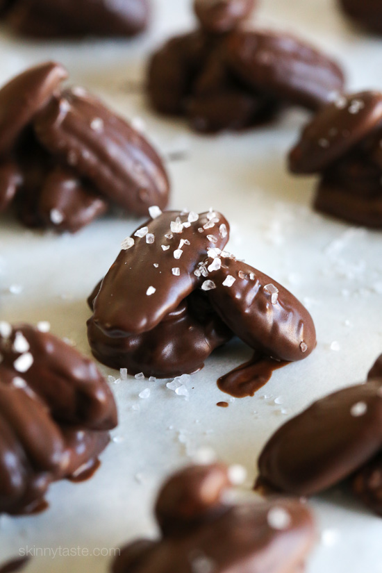 Dark-chocolate-nut-clusters-with-sea-salt-2