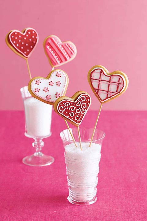 Gallery-1484343786-valentines-cookie-bouquet