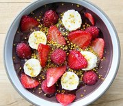 Thumb_b361a3e9_acai-bowl-with-berries-and-bee-pollen