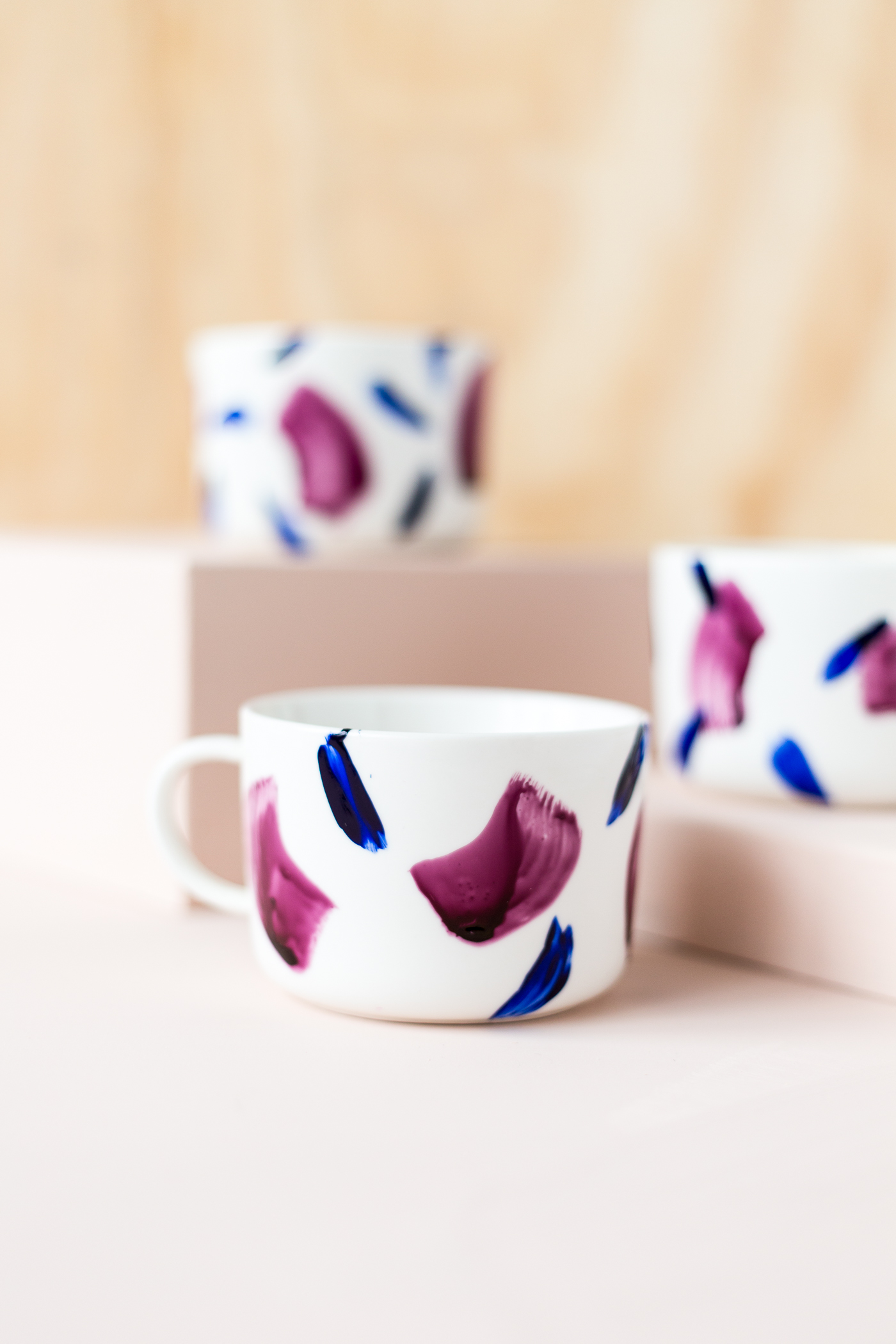 Diy-brush-painted-mugs-_fallfordiy-9