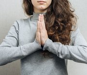 Thumb_gratitude-praying-hands-1000