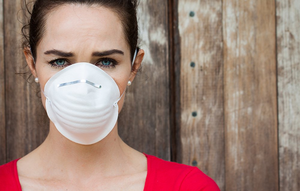 Woman-pollution-mask-1000