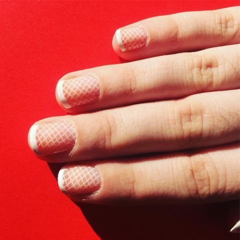 Elle-french-manicure