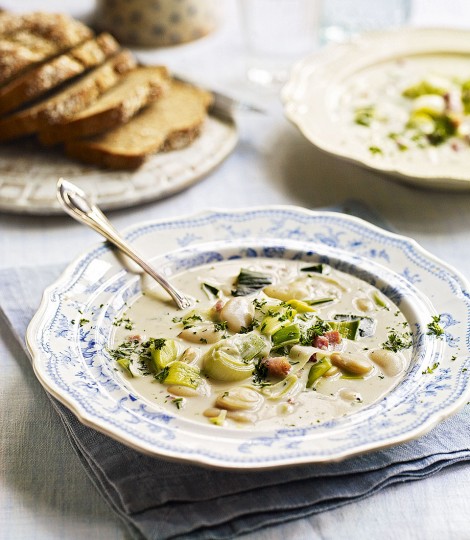 667600-1-eng-gb_smoked-bacon-leek-and-butter-bean-chowder-470x540