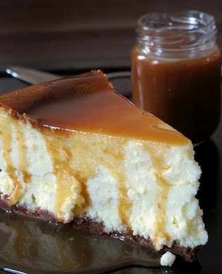 Pillow-cheesecake-with-salted-butter-caramel-sauce