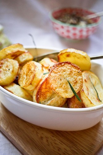 Jamie-olivers-perfect-roasted-potatoes-333x500