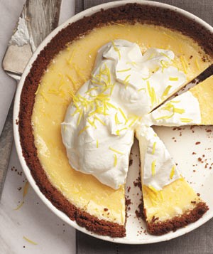 Lemon-cream-pie-with-gingersnap-crust