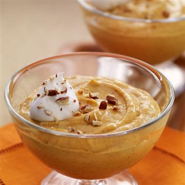 Pumpkin-pie-mousse-with-toasted-pecans