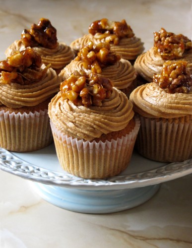 Coffee-walnut-crunch-cupcakes-387x500