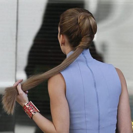 A-completely-new-way-to-wear-your-ponytail