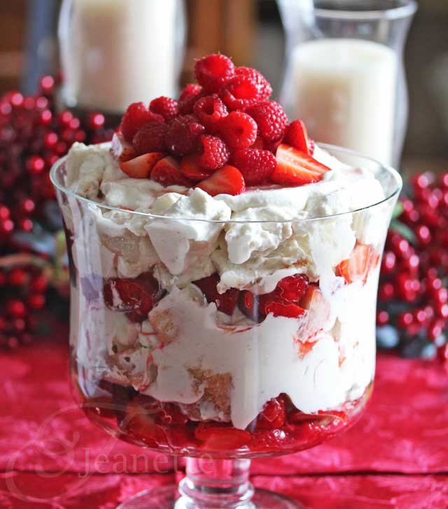 Skinny-berry-cheesecake-trifle