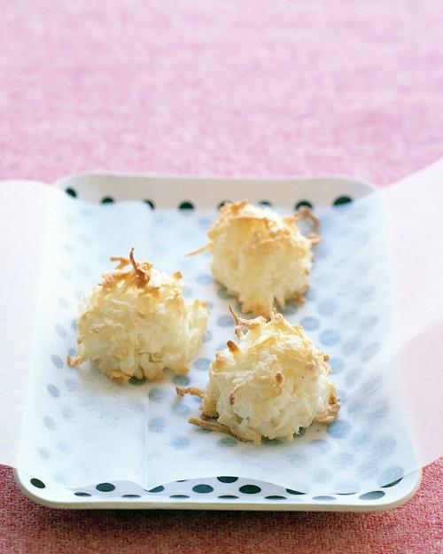 Chewy-coconut-macaroons