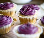 Thumb_lemon-poppy-seed-cupcakes-with-lemon-curd-filling-blueberry-cream-cheese-frosting