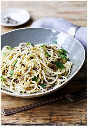 Spaghetti-with-black-truffle-oil