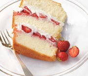 Thumb_chiffon-cake-with-strawberries-and-cream