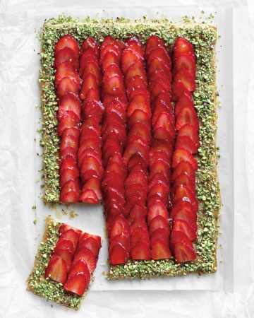 Strawberry-pistachio-tart