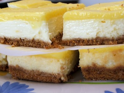 Lemon-cheesecake-bars