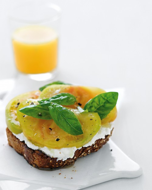 Ricotta-and-tomato-toast