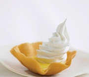 Thumb_lemon-tartlets-with-meringue-caps