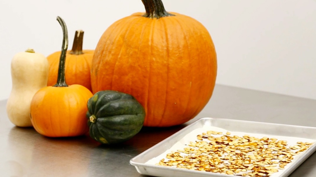 A_faster_way_to_roast_your_pumpkin_seeds_horiz