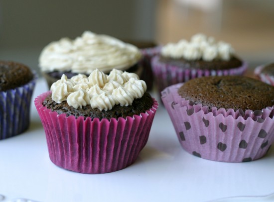 Buttercream-frosted-cupcake-550x406