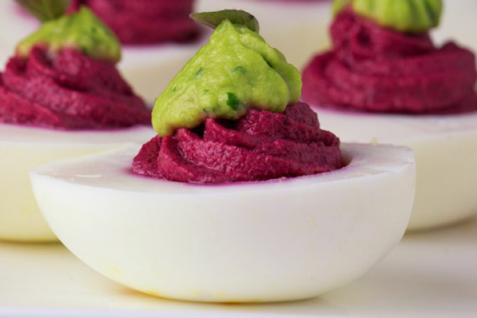 Beet-and-avocado-deviled-eggs-6