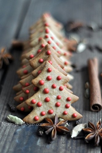 Christmas-tree-cookies-332x500