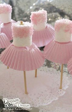 Ballerina-marshmallow-pops-2