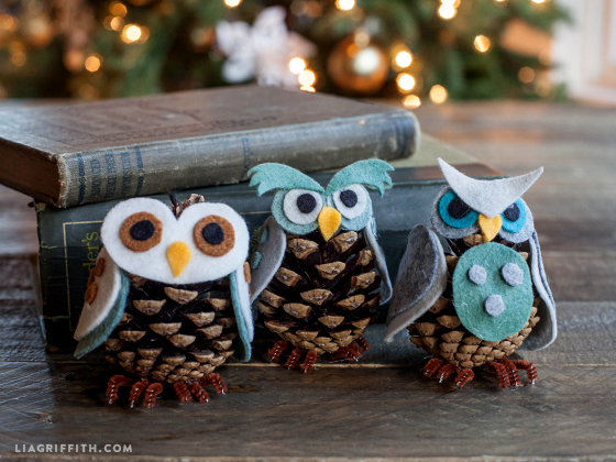 Felt_ornaments_pinecone_owls