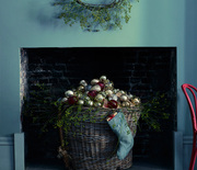 Thumb_bauble-fireplace-display