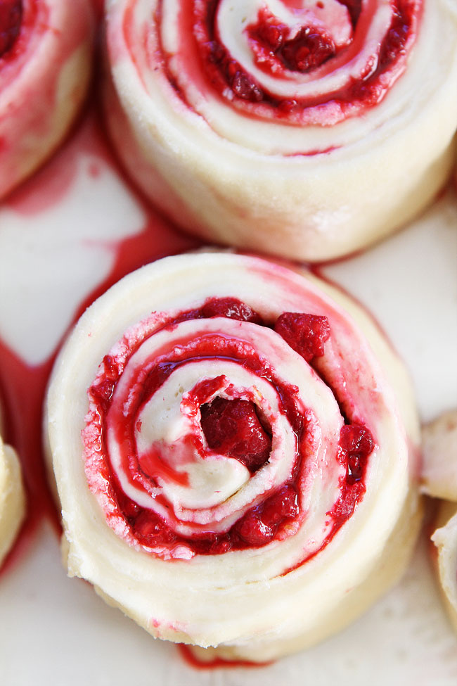 Raspberry-sweet-rolls-3