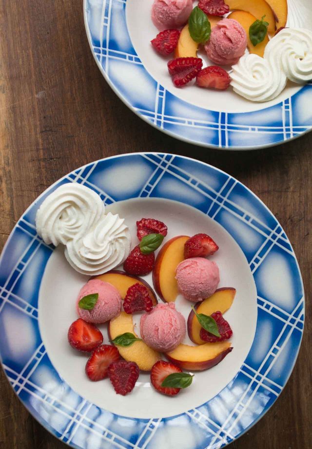 Strawberry_meringue_and_frozen_yogurt_recipe
