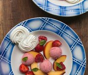 Thumb_strawberry_meringue_and_frozen_yogurt_recipe