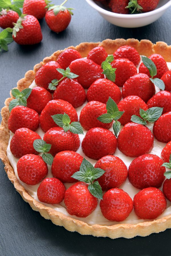 Strawberry-cream-cheese-tart-1-1500-600x900