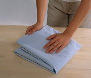 Thumb_how-to-fold-a-fitted-sheet