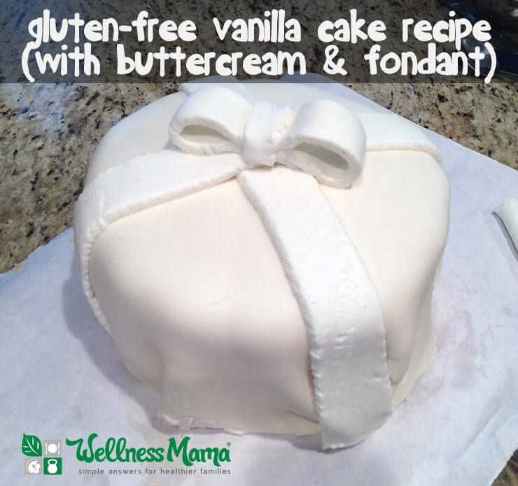 Gluten-free-buttercream-cake-recipe-with-fondant-and-buttercream