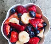 Thumb_berries-banana-fruit-salad-vertical-a-1600