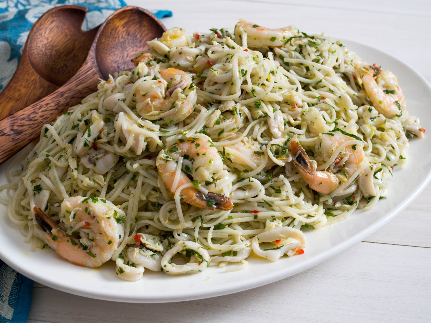 20150605-seafood-pasta-salad-daniel-gritzer-17-thumb-1500xauto-423922