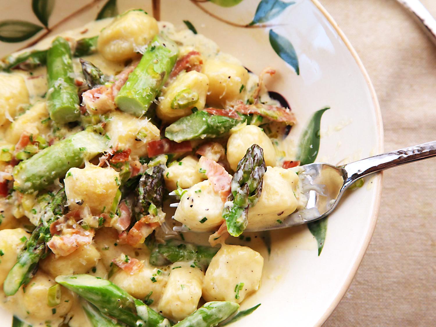 20150422-asparagus-prosciutto-green-cream-ricotta-gnocchi-recipe-7-thumb-1500xauto-422247