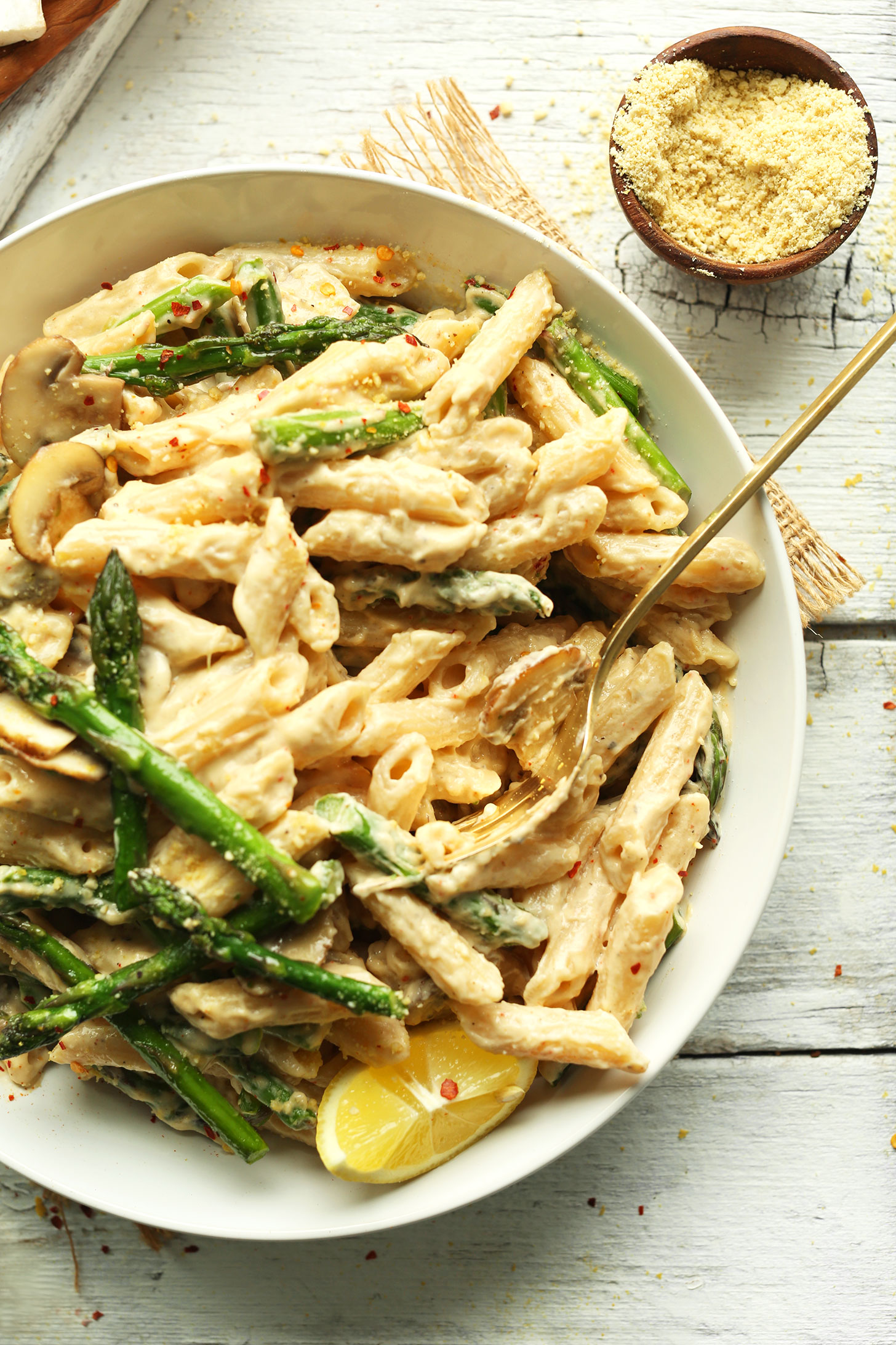 Amazing-30-minute-creamy-asparagus-mushroom-pasta-with-a-secret-sauce-ingredient-a-hearty-plant-based-meal-vegan-glutenfree-pasta-recipe-dinner